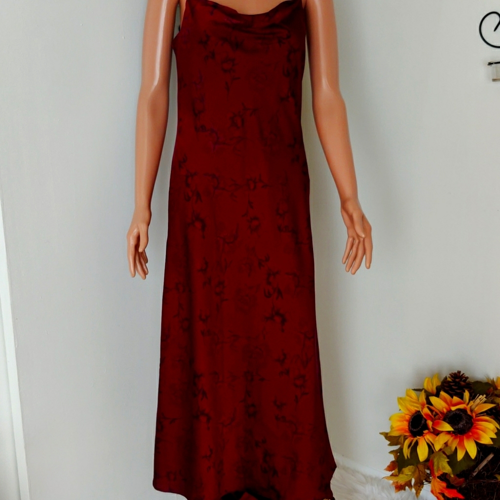 Dress the color is the one on the picture